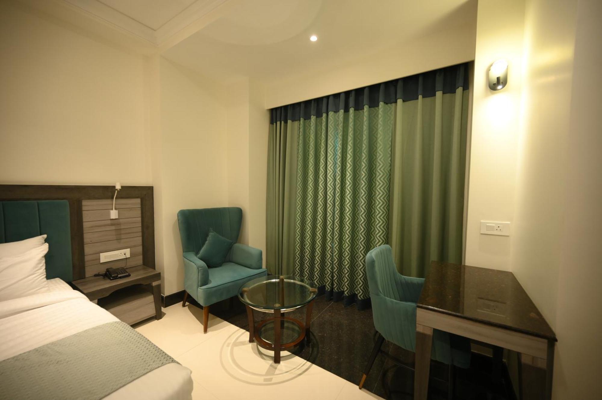 The Mudra Hotel バラナシ エクステリア 写真